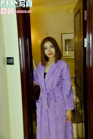 一个吃奶两个添下面H