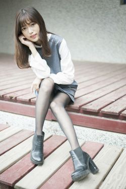 《朴妮唛三点尽露》